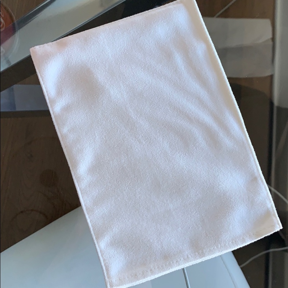 Chanel white duster/ dust bag - Picture 4 of 6